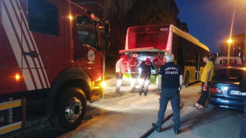 Yolcu otobüsünde yangın paniği