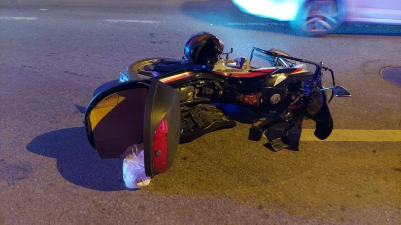 Otomobil sürücüsü kuryeye çarpıp kaçtı