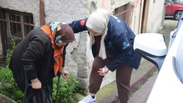 Nazire Teyze oyunu kullanacağı okula özel araçla götürüldü