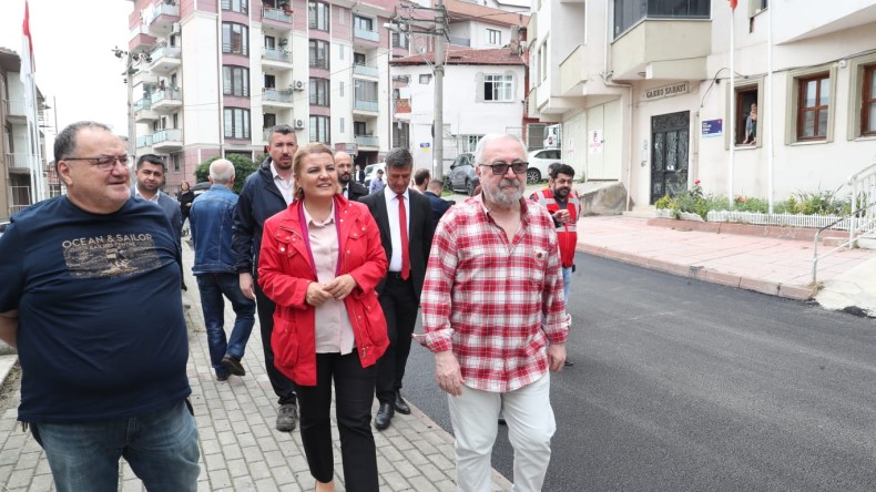 Başkan Hürriyet, Kozluk’un çehresini değiştirecek asfalt çalışmalarını inceledi