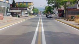 Asfaltlanan caddelerin çizgileri de çekildi