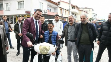 Başkan Özlü’den Engelli Hemşehrisine Anlamlı Jest