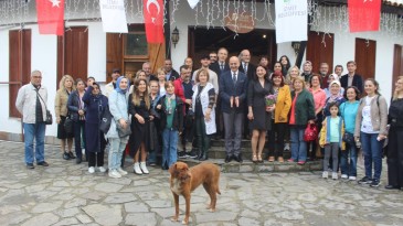 RESSAM TÜRKAN ÇOBAN İLK KİŞİSEL RESİM SERGİSİNİ AÇTI