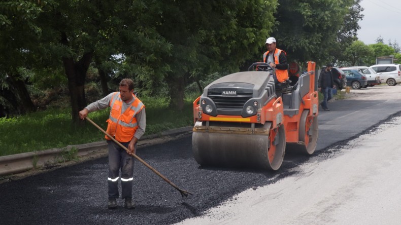 İzmit Belediyesi, Şirintepe’de yolları iyileştiriyor