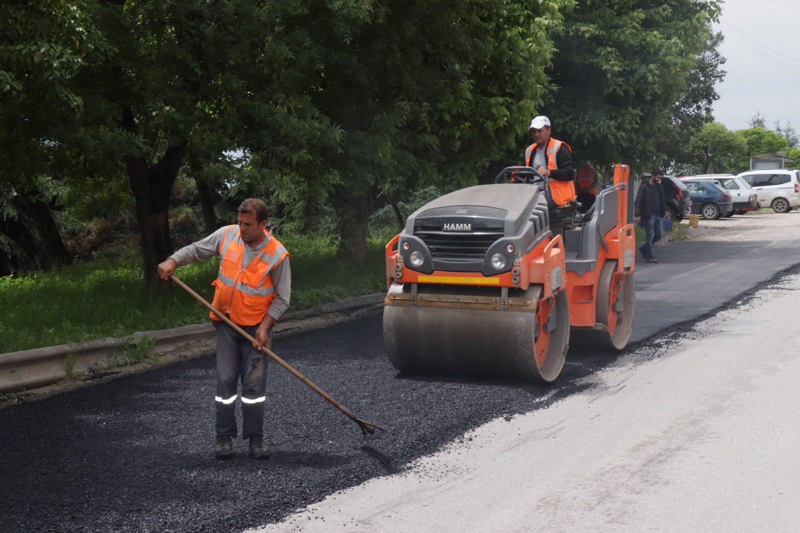 İzmit Belediyesi, Şirintepe’de yolları iyileştiriyor