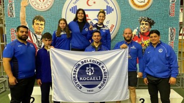 Kocaeli’nin haltercilerinden 2 gümüş madalya