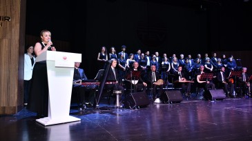 TEV KOCAELİ ŞUBESİ’NİN TÜRK SANAT MÜZİĞİ KOROSU, “ÜSTATLARA VEFA KONSERİ”NDE SAFİYE AYLA, ZEKİ MÜREN ve FERDİ ÖZBEĞEN’İN ŞARKILARINI SESLENDİRDİ!