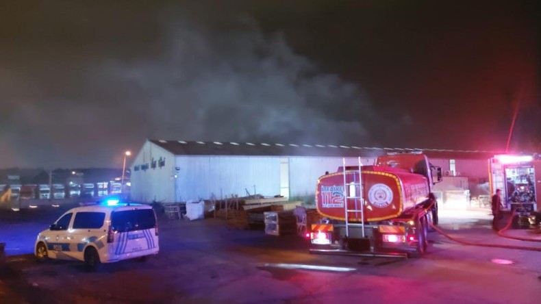 Fabrikada korkutan yangın