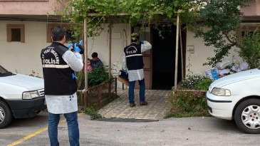 Yaşlı adam evinde ölü bulundu