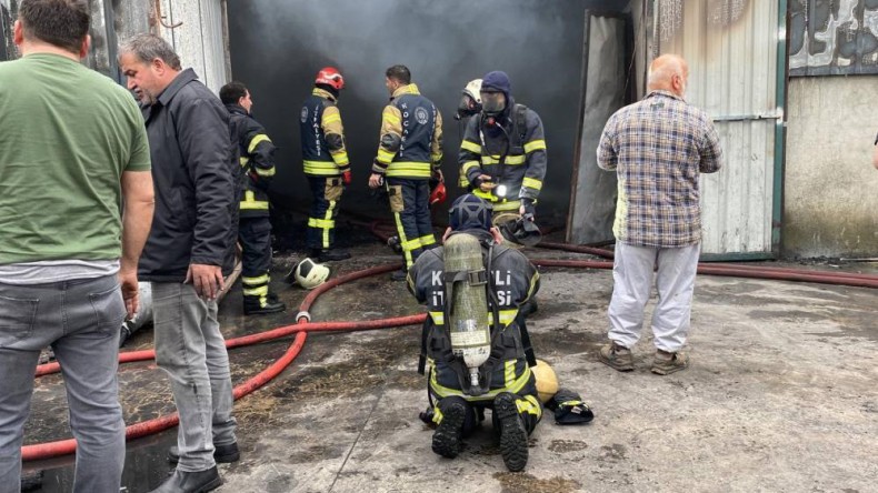 Kömür imalatı yapılan iş yeri alev alev yandı
