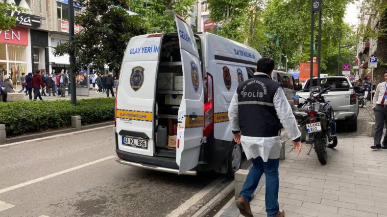 Apartman görevlisi, su basan dairede ölü bulundu