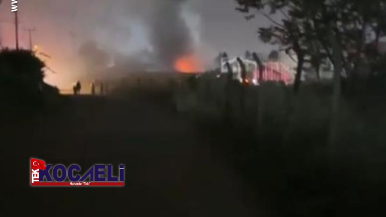 Fabrika yangını; Boyahaneden alevler yükseldi