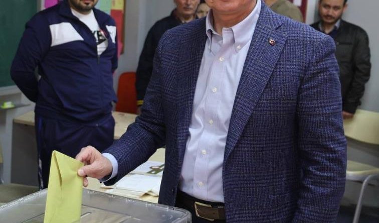 Başkan Büyükakın oyunu kullandı