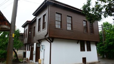 700 yıllık tarihi kokan evler yenileniyor