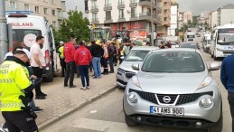 Otomobil kırmızı ışıkta bekleyen araca çarptı: 1 yaralı