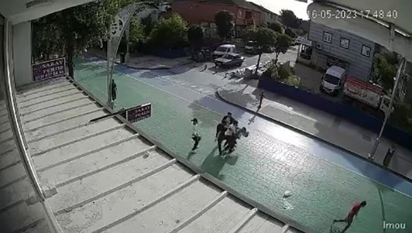 İzmit’te sokak ortasında kavga