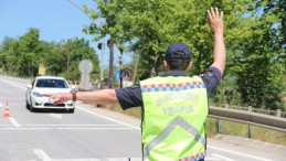 Jandarma’dan trafik denetimleri; Onlarca araç trafikten men edildi