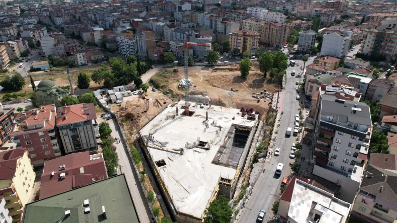 Kent Meydanında Otoparkın Kaba İnşaatı Tamam