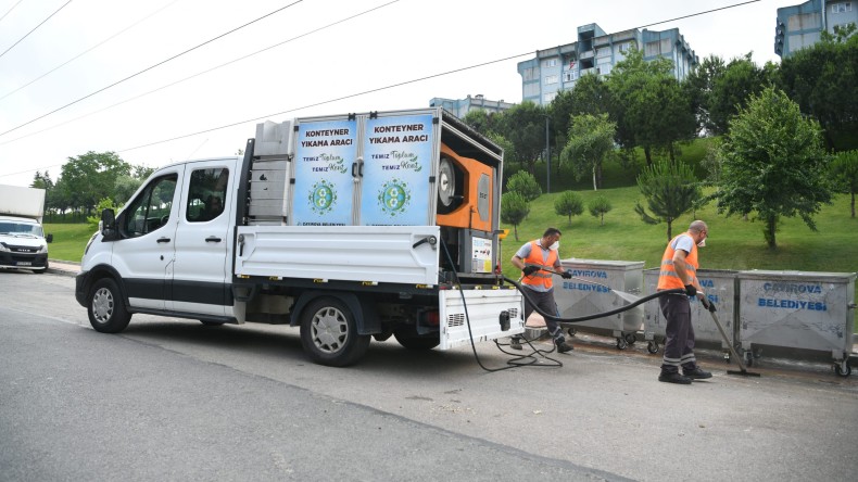 Çöp Konteynerleri Yerinde Yıkanıyor