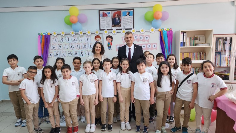 Başkan Sezer, Öğrencilerin Karne Heyecanına Ortak Oldu