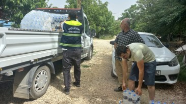 Gölcük Belediyesi Deprem Bölgesinde Yardımlarını Sürdürüyor