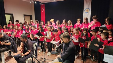 GÖLCÜK BELEDİYESİ ÇOCUK KOROSU’NDAN MUHTEŞEM KONSER