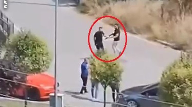 Çocuk Parkında Silahlı Dehşet: O Anlar Kamerada