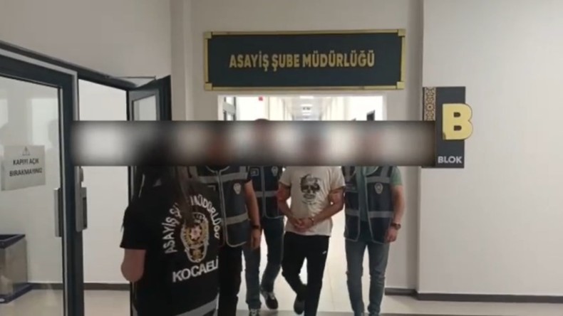 450 bin TL değerinde para ve ziynet eşyası çaldılar