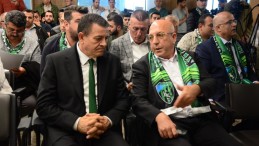 Gergin geçen mali genel kurulda Kocaelispor yönetimi ibra edildi