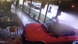 Kontrolden çıkan otomobil balık lokantasına girdi