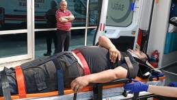 Kocaeli’de 2.5 metre yükseklikten düşen işçi yaralandı