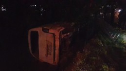 Cip ile çarpışan panelvan devrildi; Yaralılar var