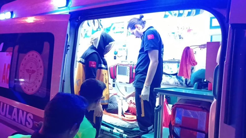 Yayaya çarpan otomobil sürücüsü kaçtı