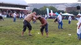 Sekapark Yağlı Güreşlerinde son 16 turu başpehlivanları belli oldu