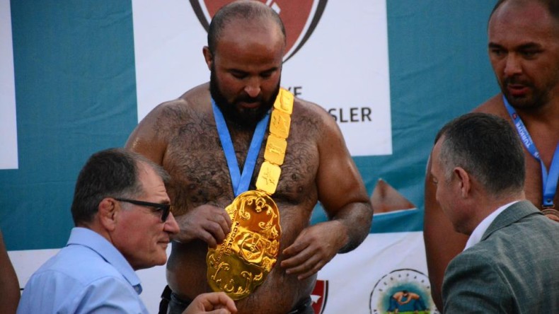 Seka Park Altın Kemer Yağlı Güreşleri’nde başpehlivan Orhan Okulu oldu