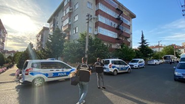 Alışverişten dönen baba, kızını evde ölü buldu