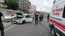 Kocaeli’de kaza; İki kız kardeş araçta sıkıştı