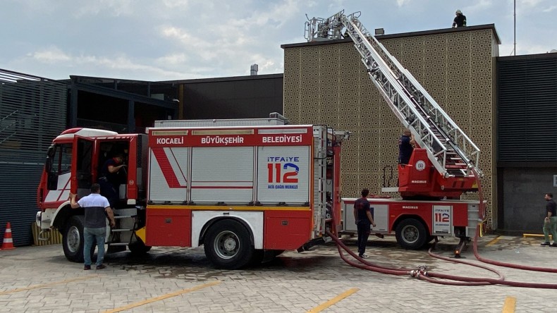 Restoranın Bacasında Çıkan Yangın Korkuttu