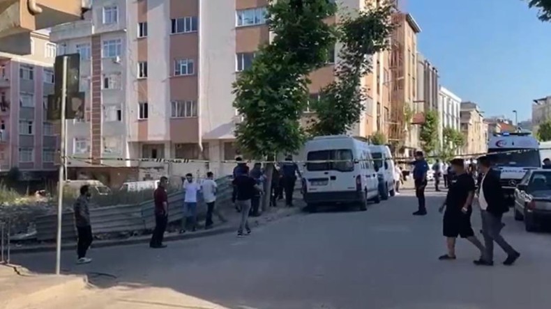 Sokak ortasında silahlı saldırı; 1 ölü