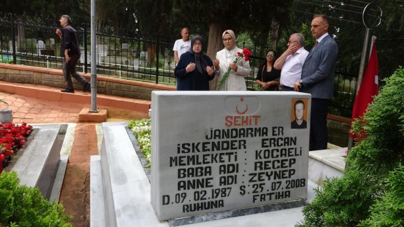 Bir annenin en acı bayramı; Sözleri yürekleri dağladı