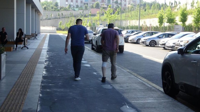 Kimi elini kesti, kimi gözüne boynuz yedi