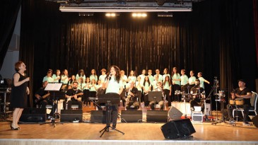 Körfez Belediyesi Çocuk Korosu büyüledi