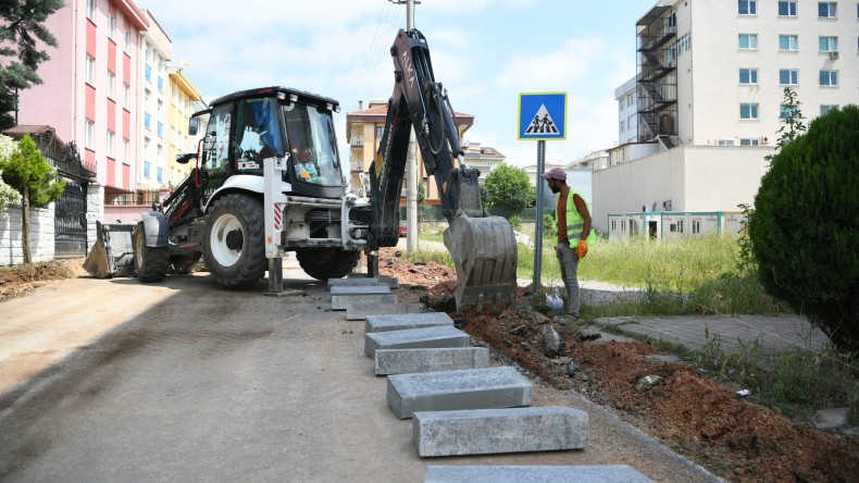 Çayırova’da bordür ve kaldırım çalışması