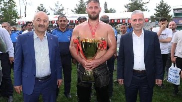 Hünkar Çayırı Yağlı Güreşleri’nde Başpehlivan belli oldu