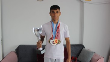 Efe Denizci’nin Hedefi Başpehlivanlık