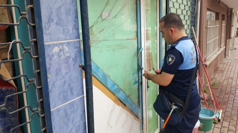İzmit Belediyesi, Ruhsatsız İşletmeyi Mühürledi
