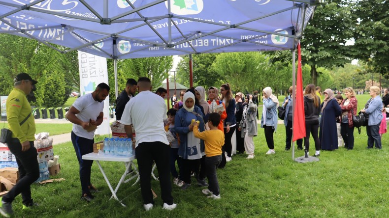 İzmit Belediyesi ‘yaza merhaba’ dedi