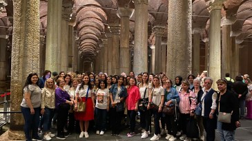 İzmit Belediyesinin üretici ve girişimci kadınları kültür gezisinde renkli bir gün geçirdi