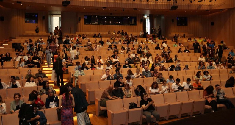 Vişne Bahçesi, İstanbul AKM’den tam not aldı