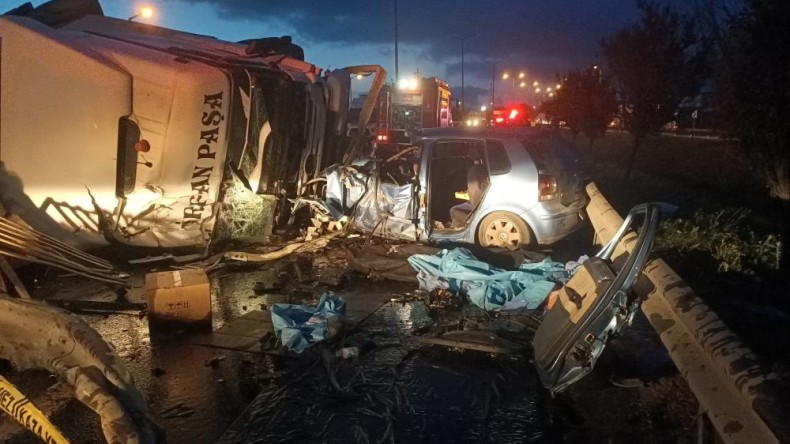 Korkunç kaza; Ölü ve yaralılar var